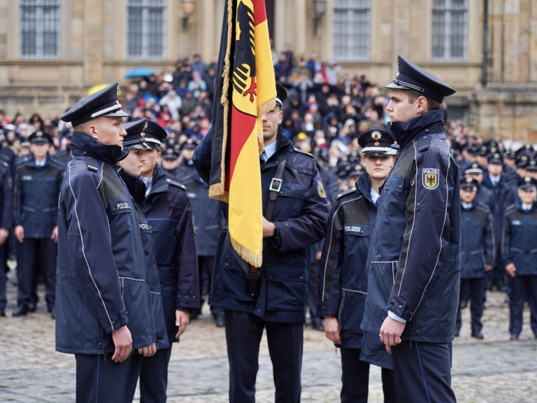 Öffentliche Vereidigung Auf Dem Domplatz | Bamberg Guide - Stadtportal ...