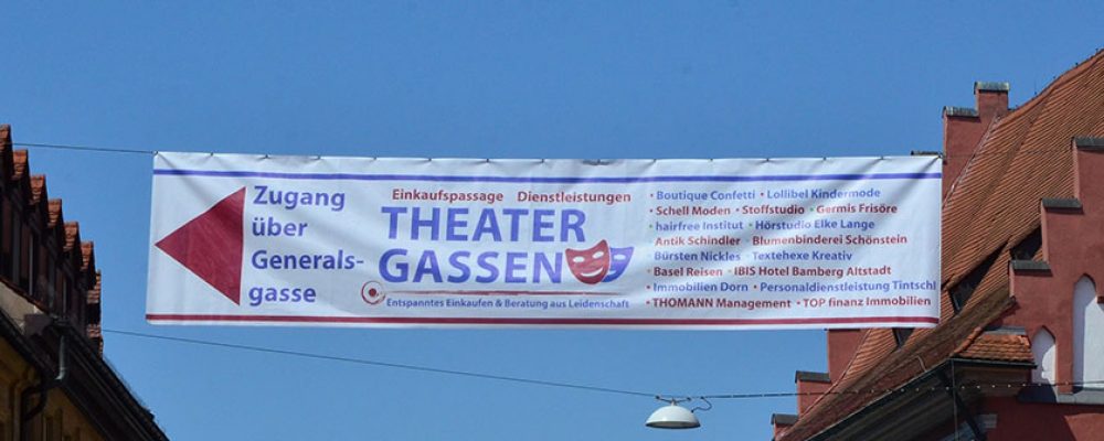 Banner weist den Weg in die Theatergassen